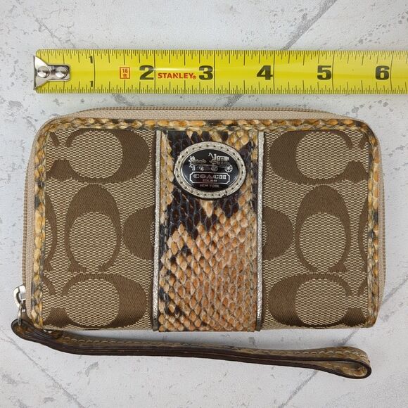 Coach Sutton Signature C Python Universal Case Wristlet Khaki Natural 61851 - Picture 12 of 14
